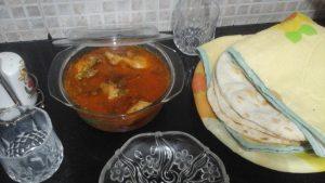 Chicken curry with flate bread