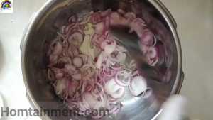 Caramalizing onion for qeema biryani