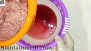 Removing water from mince for chapli kabab