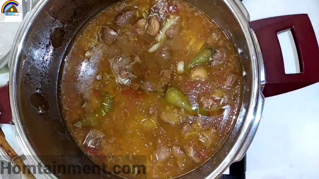 Water level for cooking rice in mutton yakhni pulao 