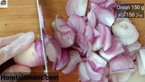 Slices of onion for chicken balti